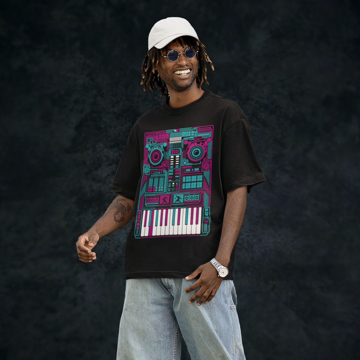 RETRO Synti - Artist Tee